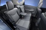 Toyota Prius V 2011 года